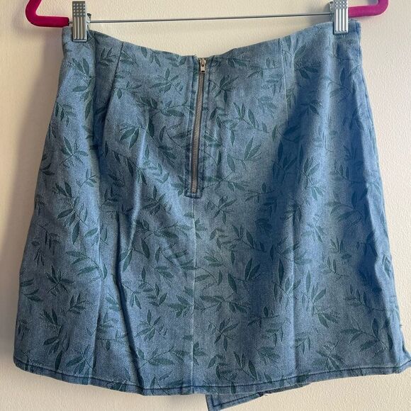 Urban Outfitters Lumiere Denim Tea Leaf Mini Skirt Size Large NWT - Picture 4 of 9